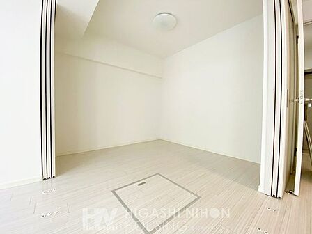 ゆとりある室内空間とシンプルな内装が、家族それぞれの時間を大切にできる住まい。毎日の暮らしに安心感をもたらします。