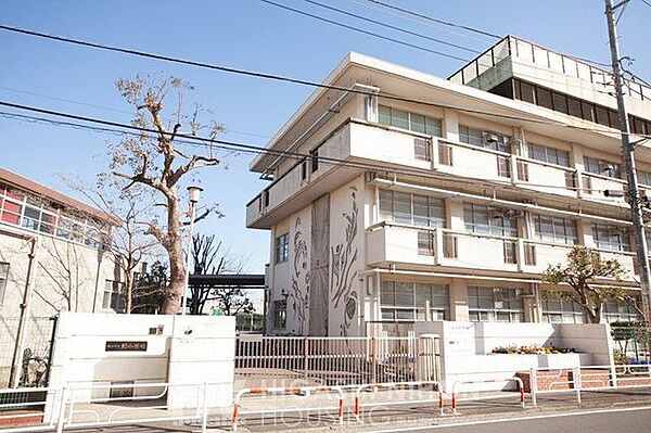 横浜市立緑小学校 徒歩5分。●昭和55年創立。昔からの畑が残っている地域や鶴見川にも近く、学習材が豊富にあるエリアです。明るく元気で子どもらしい素直さのある児童が充実した学校生活を送っています●…
