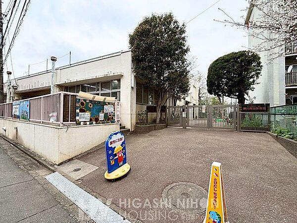 野川南台保育園 徒歩4分。●周囲には樹木も多く、四季の変化が感じられ、自然の営みはこどもたちに新しい発見を与えます。ホールではこどもたちの元気いっぱいな声がいつも響き渡っています。● 300m