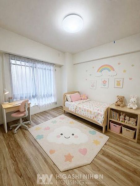 お子さまの成長をイメージしやすい子ども部屋です。【バーチャルステージングイメージ写真】本画像はCGで家具・調度品を配置したイメージです。家具・調度品は販売価格に含まれず、付帯しません。