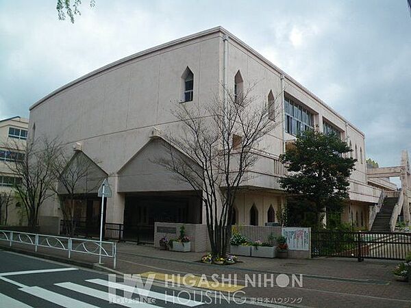 横浜市立中川西小学校 徒歩6分。●「かがやくひとみ つながる心 高まる力」を学校教育目標に掲げます。子どもたちの豊かな心を育て、保護者・地域とともに楽しい学校づくりに務めます● 450m