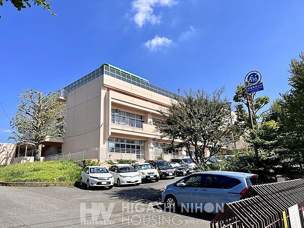 横浜市立中川西中学校 徒歩10分。●「自立と貢献」「健康と思いやり」「対話と融和」の3つを柱に子どもたちの教育に取り組んでいます● 700m