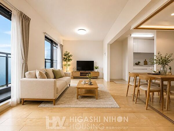 暮らしのイメージが広がるリビング空間です。【バーチャルステージングイメージ写真】本画像はCGにより家具・調度品を配置したイメージです。画像内の家具・調度品は販売価格に含まれず、付帯しません。