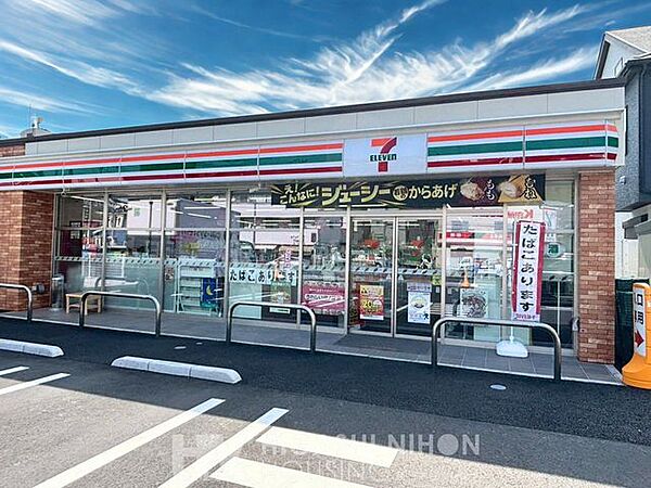 セブンイレブン川崎野川店 徒歩6分。食料品や日用品が揃い、困った時に大変心強い24時間営業のコンビニ。公共料金の支払いやコピー機利用、銀行ATM機、宅配・フリマサイトの発送まで、日常に欠かせない存在…