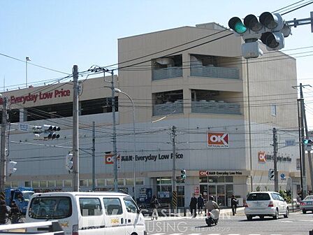オーケー長津田店 徒歩6分。リーズナブルな価格帯で新鮮な食材が揃う人気のスーパーです。朝8時半から夜9時半まで営業。駐車場は97台収容可能で便利です。 450m