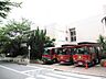 周辺：金の星幼稚園 徒歩6分。港北ニュータウンエリアで「よく遊びよく学ぶ」としたメリハリのある保育サービスが人気。日本人・外国人のW担任制で、英語に慣れ親んで育つことで自信に繋がります。 450m