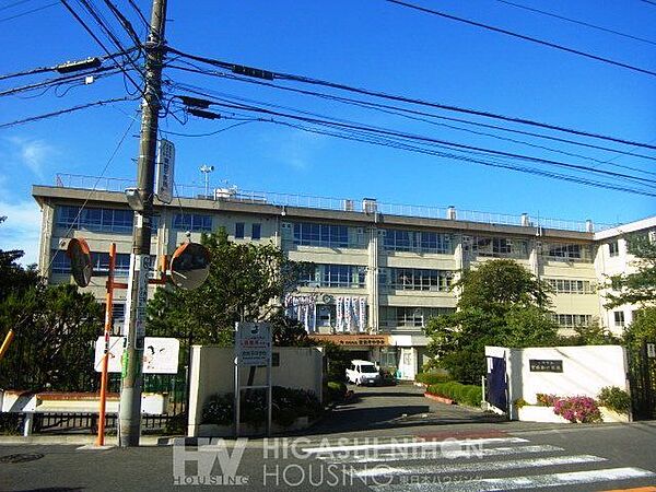 川崎市立宮前平中学校 徒歩13分。●学力が高いことで評判の宮前平中学校。生徒同士が切磋琢磨し合いお互いを高め合う環境が整っています● 1000m
