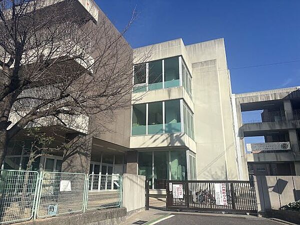 宇治市立木幡小学校 310m