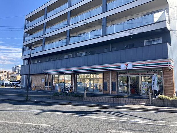 セブンイレブン　向日東田中瀬店 390m