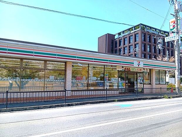 セブン-イレブン 長岡京駅東口店 400m