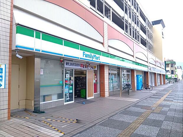 ファミリーマート 長岡京駅前店 190m