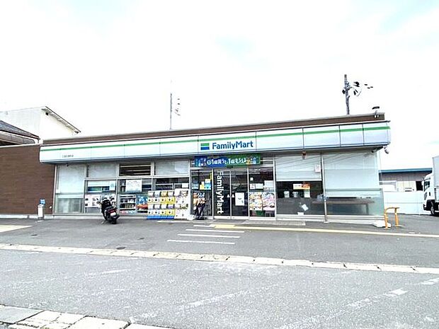 ファミリーマート久我石原町店 680m