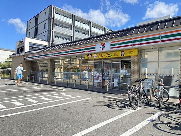 セブンイレブン 京都太秦下刑部町店 1360m