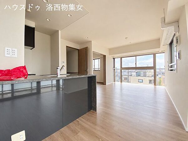 リビング/ダイニングを拡大表示