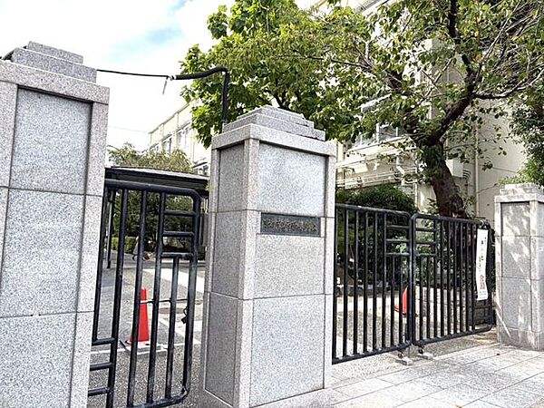 京都市立西京極小学校 920m