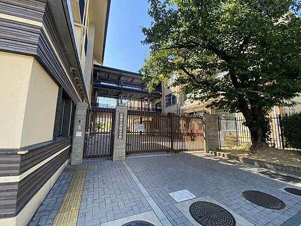 西院小学校 1350m