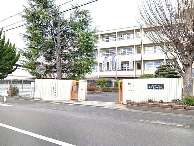長岡京市立長岡第三中学校 1550m