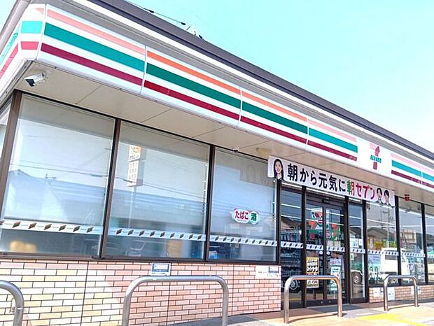 セブン-イレブン 長岡京上八ノ坪店 370m
