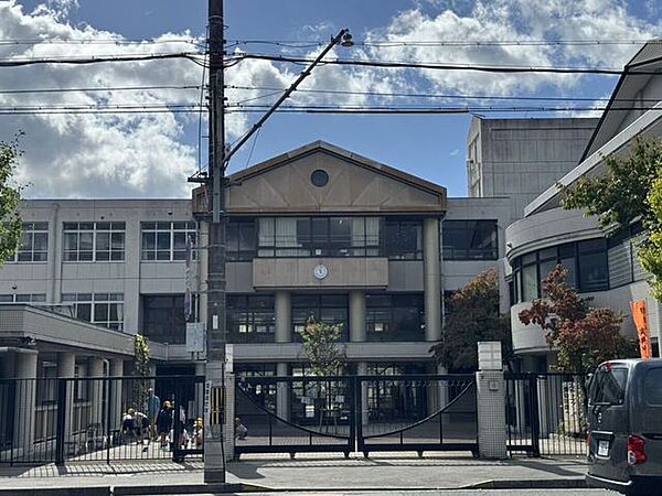 朱雀第二小学校 170m