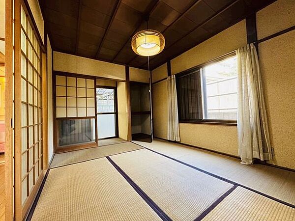 すぐ横になれる和室は、みんながほっと一息つける空間♪
