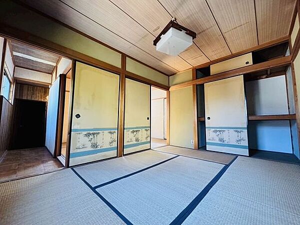広々和室でゆったりくつろげる空間♪