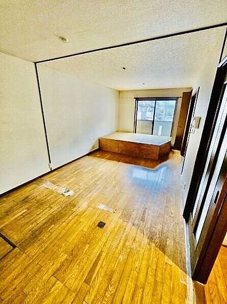 奥行があるため幅広い用途で使用できます♪