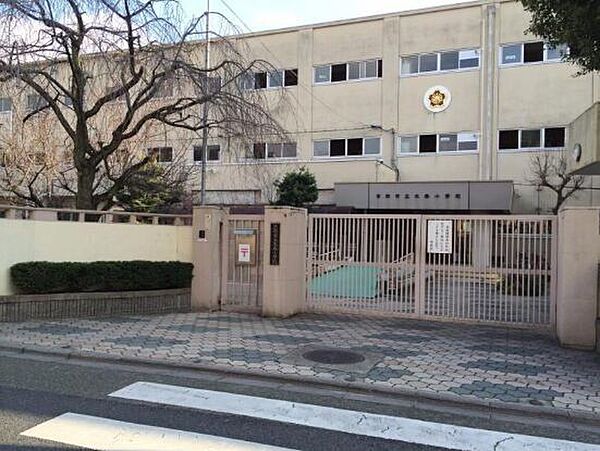 京都市立太秦小学校 1070m