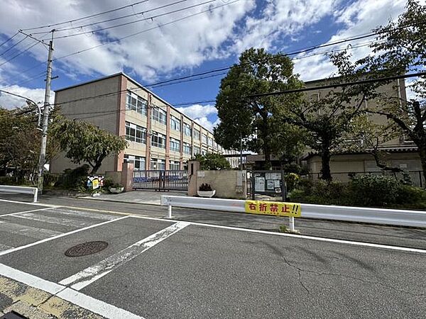 朱雀第八小学校 470m