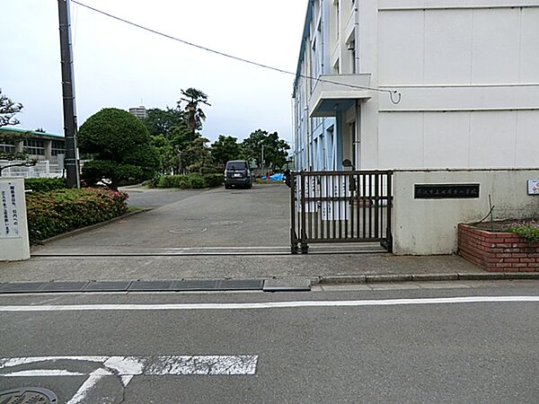 藤沢市立湘南台小学校650ｍ