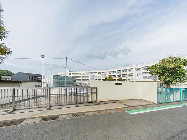 横浜市立本宿小学校1030ｍ