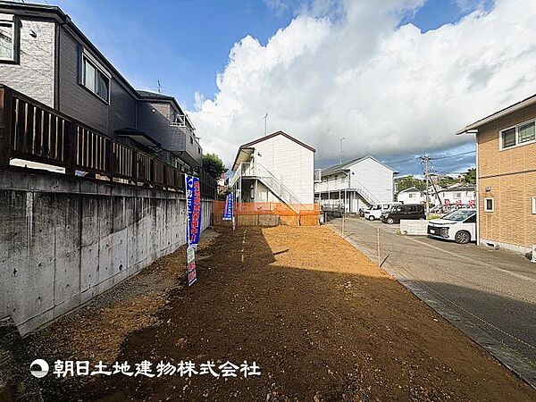 【土地】低層の一戸建を中心とした街並が続き周辺は陽当り良好！採光や開放性に恵まれた住環境となります！