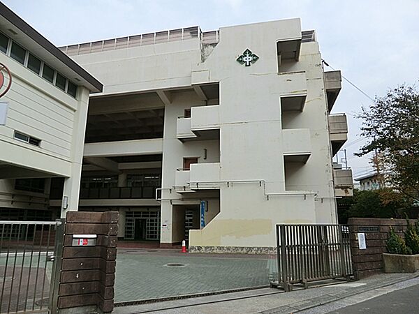 横浜市立森中学校300ｍ
