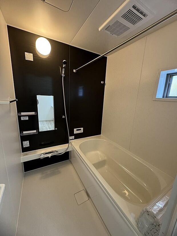 浴室乾燥暖房機付きバスルーム。断熱等級5取得で冬も快適な入浴空間です。