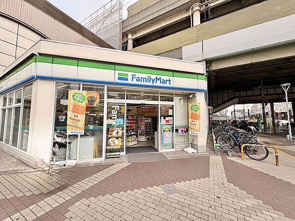 ファミリーマート近鉄布施駅前店 600m