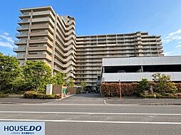リビング全体が見渡せる対面式キッチン