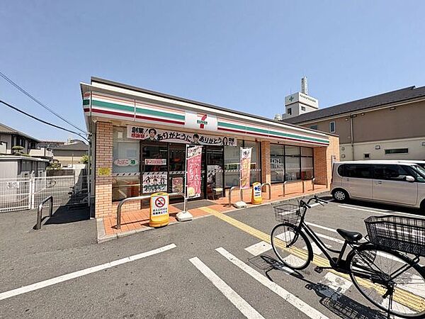 セブンイレブン東大阪加納8丁目店 440m