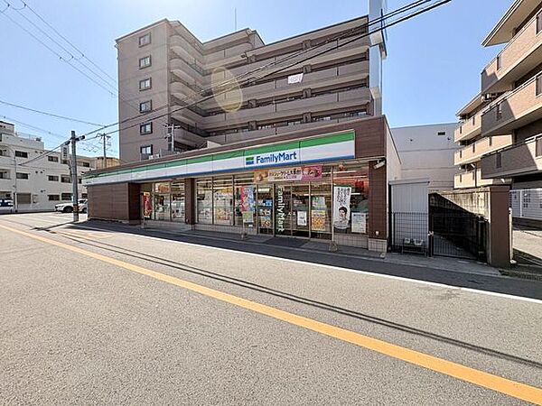 ファミリーマート東大阪稲田上町店 290m
