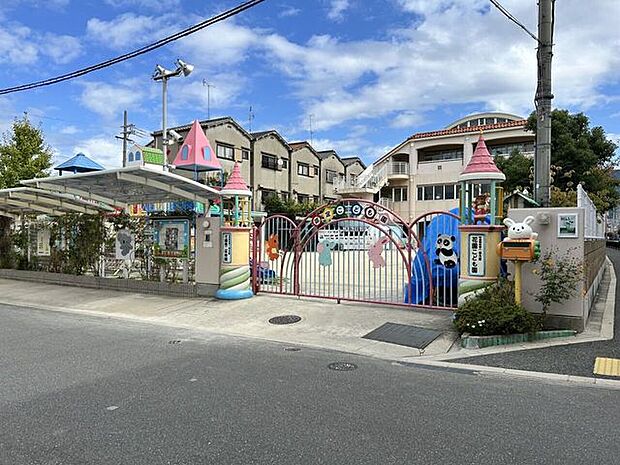 花園こども園 570m
