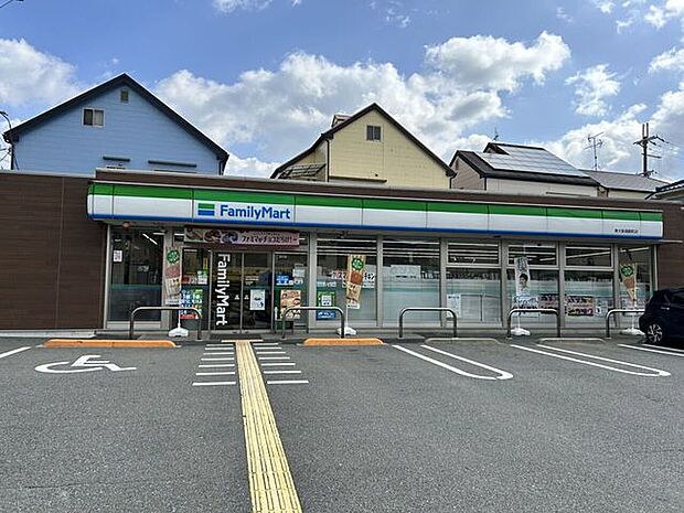 ファミリーマート東大阪箱殿町店 510m