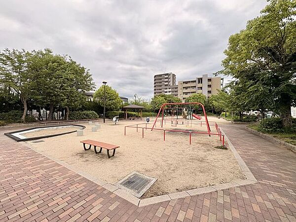 光南公園 740m