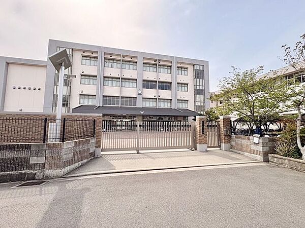 八尾市立大正中学校 1310m
