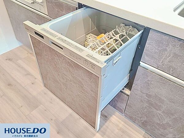 食後の面倒な食器洗いは、食器洗い乾燥機にお任せください♪手洗いよりも節水でき、家事の負担を軽減してくれる嬉しい設備です☆
