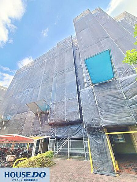 現在、外壁の工事が進行中です♪どのような姿に生まれ変わるのか、今から楽しみですね!新しい外観で、気持ちよく生活をスタートできそうです☆