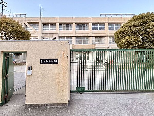 東大阪市立弥刀中学校 740m