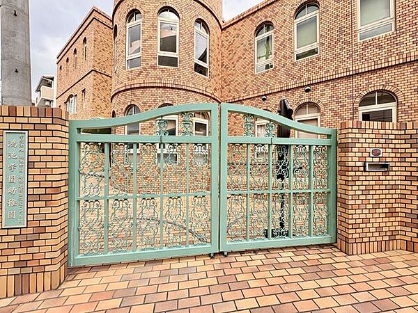 鴻池学園幼稚園 880m