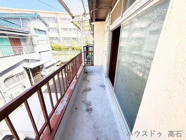 庇が付いているので、急な雨でも安心です。