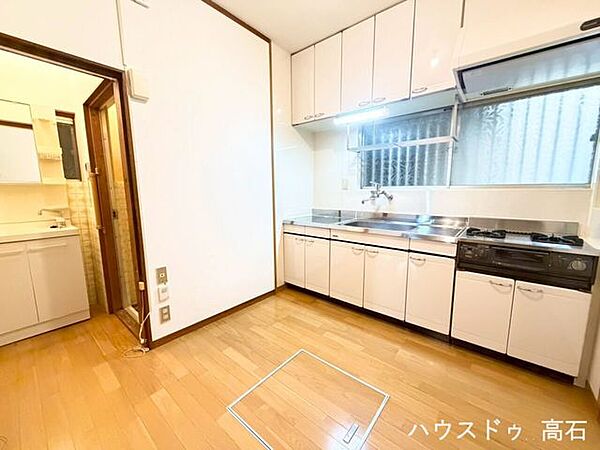 明るく清潔感あふれるダイニングキッチン！