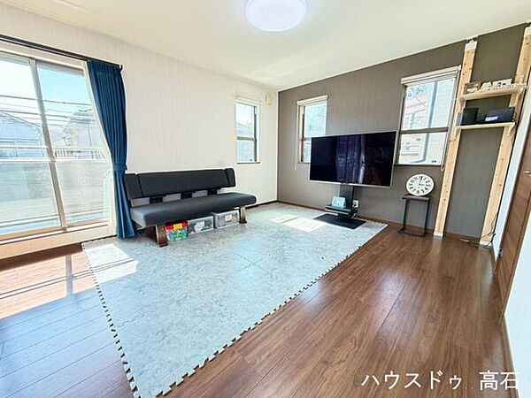 陽当り良好！自然光が心地よい明るく開放的な広々リビング！