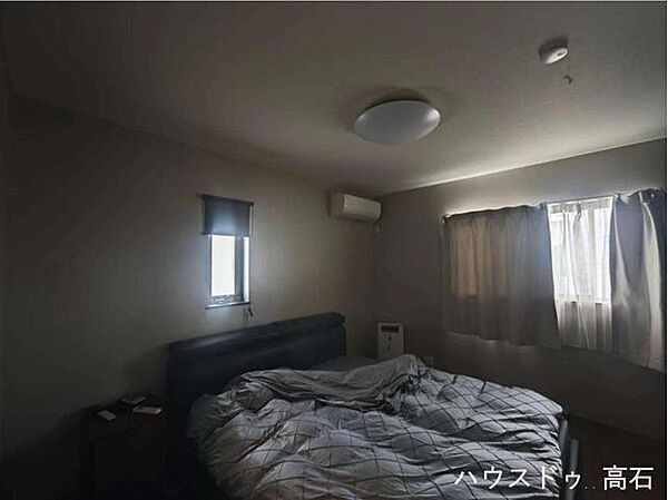 6.5畳洋室落ち着いた雰囲気の洋室。お子さまの部屋や主寝室など家族構成に合わせて使いやすい空間です。