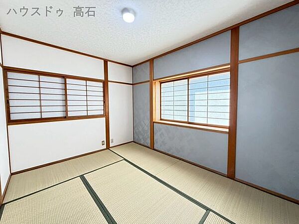 2階5.5和室2面採光で明るく清潔感のある和室。